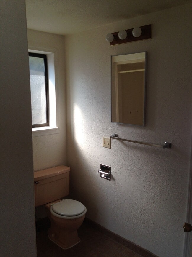 Photo - 303 SW I St
