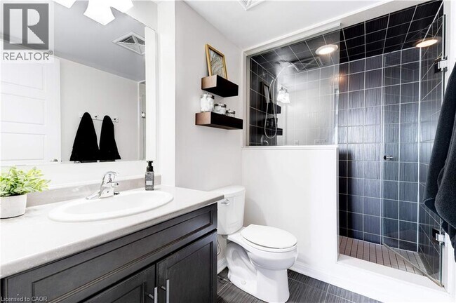 Photo - 1045 Nadalin Heights Unit 406