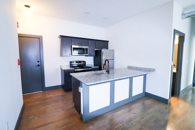 Photo - 2616 Short Vine St