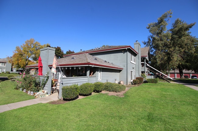 Lakes Gardens Apartments For Rent In Lodi Ca Forrent Photo Lakes Gardens Apartments