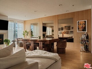 Photo - 10648 Woodbridge St