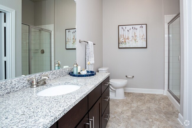 2BR,2BA-1050sft