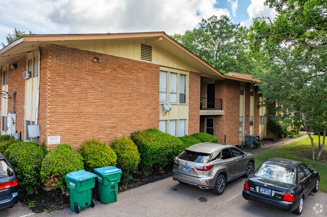 Summer Oaks Apartments