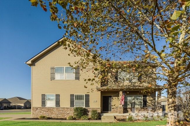 Building Photo - 1729 Alysheba Run