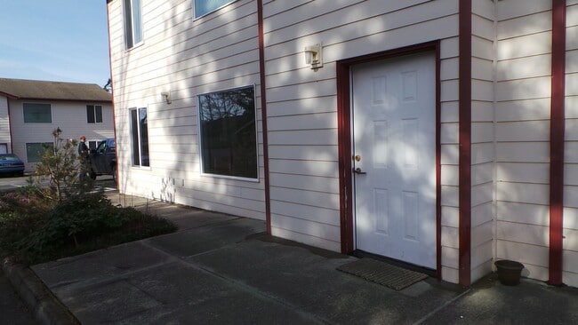 Photo - 931 SE Ely St Unit #B201