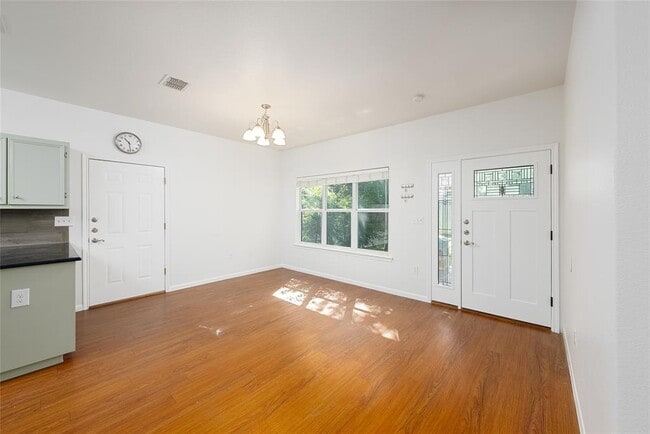 Photo - 4505 Red River St