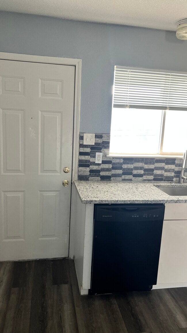 Photo - 1302 Quail Cir Unit B