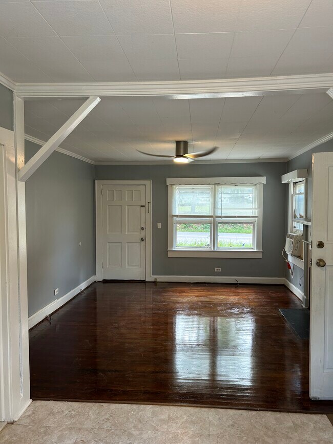 Photo - 317 NC 742 S