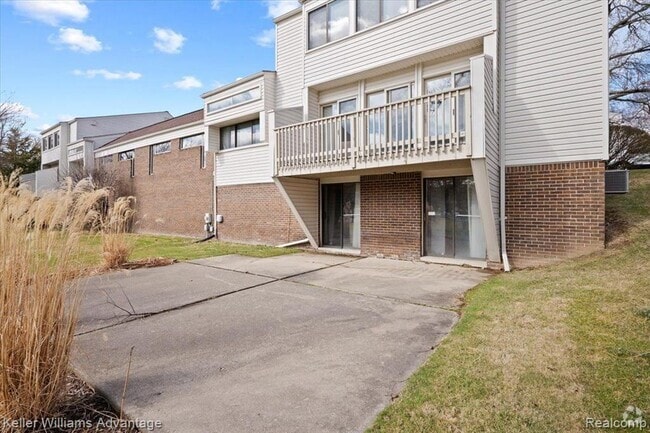 Building Photo - 5321 Fairway Ln Rental