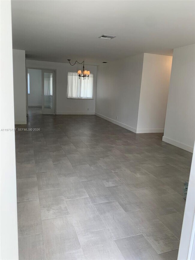 Photo - 4411 W Broward Blvd