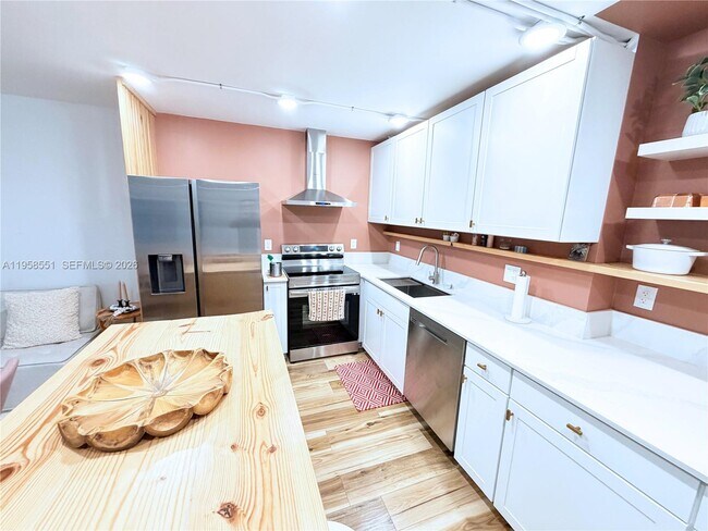 Photo - 2130 Cambridge F Unit 213o