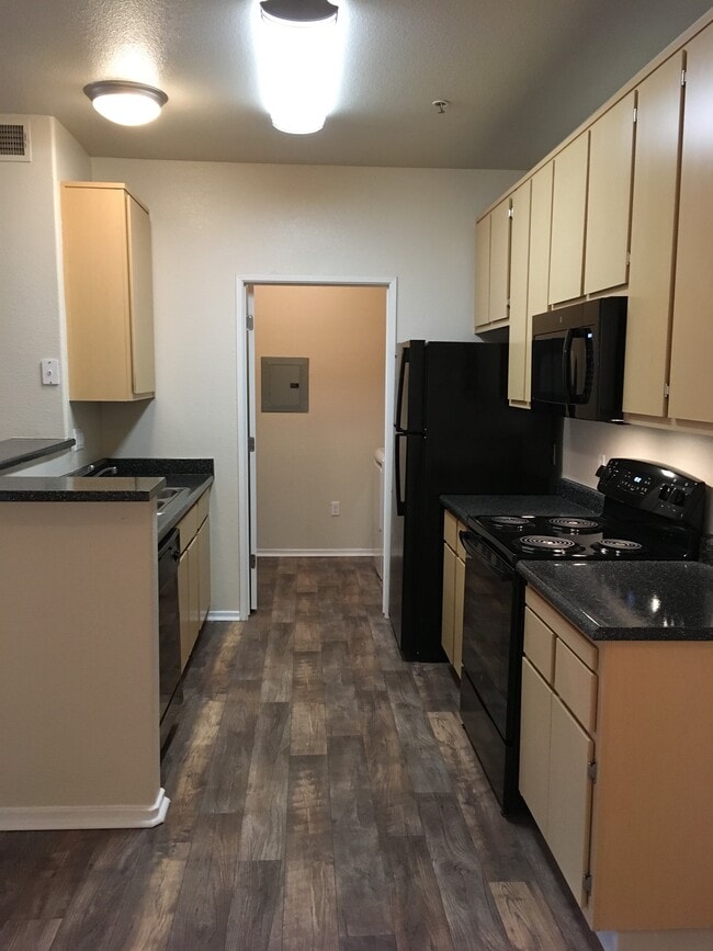 Tuscaro Apartment Homes Sacramento, CA