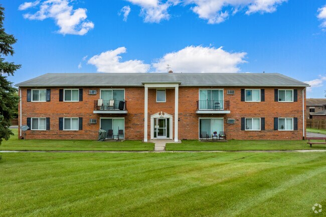 Photo - Franklin Square Apartments