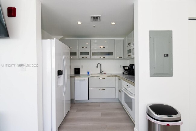 Photo - 6580 Indian Creek Dr Unidad 608