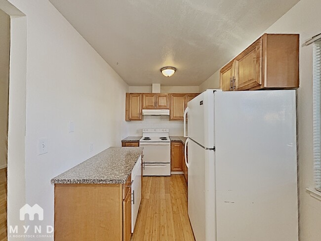 Photo - 2376 Sutter Ave Unit 2