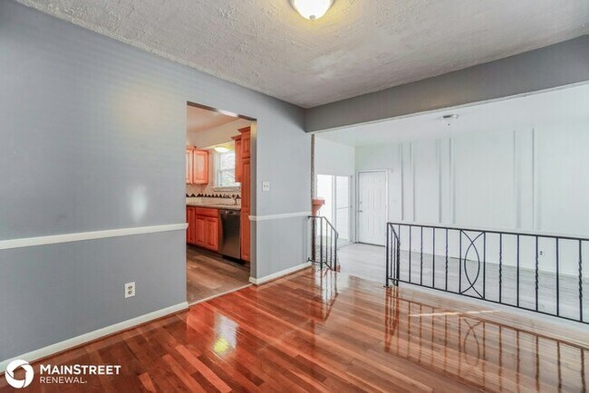 Photo - 1350 FIRWOOD DR, COLUMBUS, OH 43229