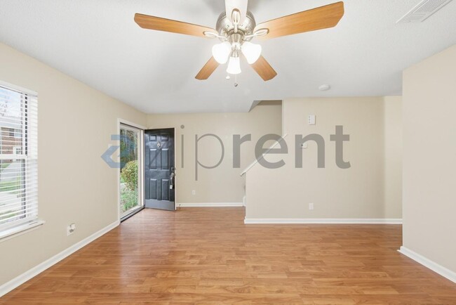 Photo - 10 Hartford Ct