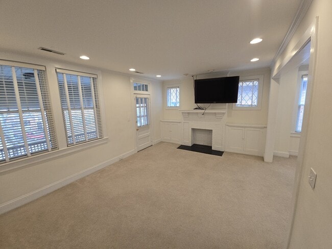 Photo - 621 W Princess Anne Rd