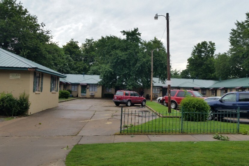 Oaklawn Apartments - Oaklawn Apartments Unit 7