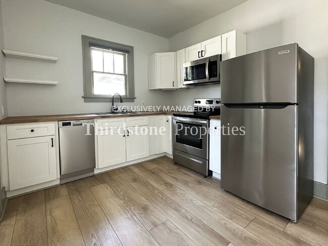 Photo - 2030 Redwing St