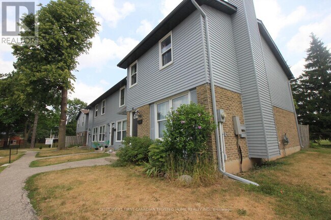 Photo - 70 Fiddlers Green Rd