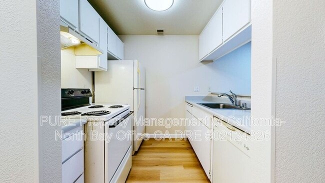 Photo - 1450 E Cotati Ave