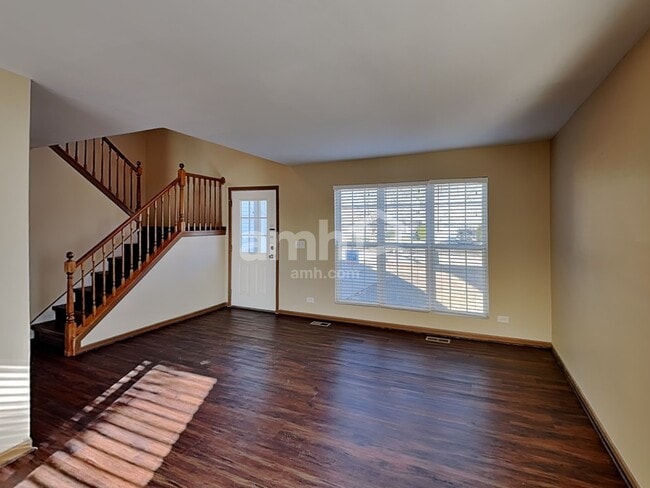 Photo - 547 Greystone Ln