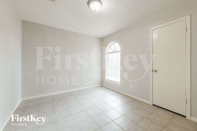22234 Waynegate Dr