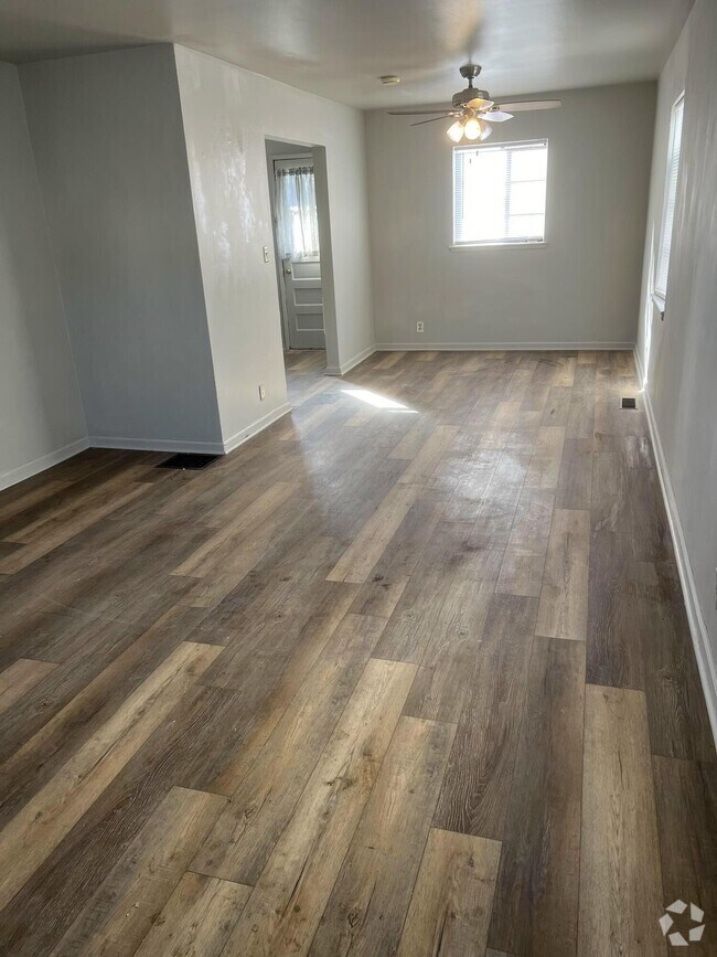 Building Photo - 2951 E Moreland Dr Rental