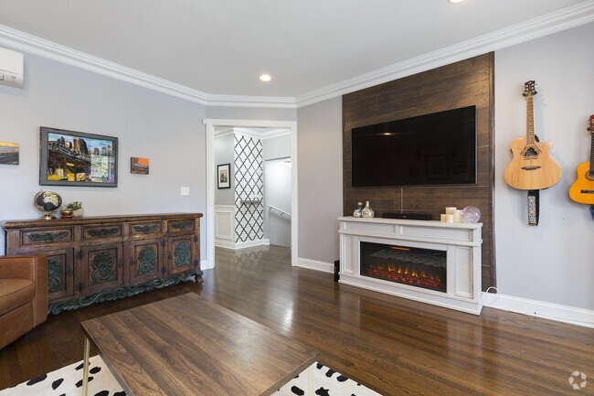 Building Photo - 4852 N Talman Ave Unit 2 Rental
