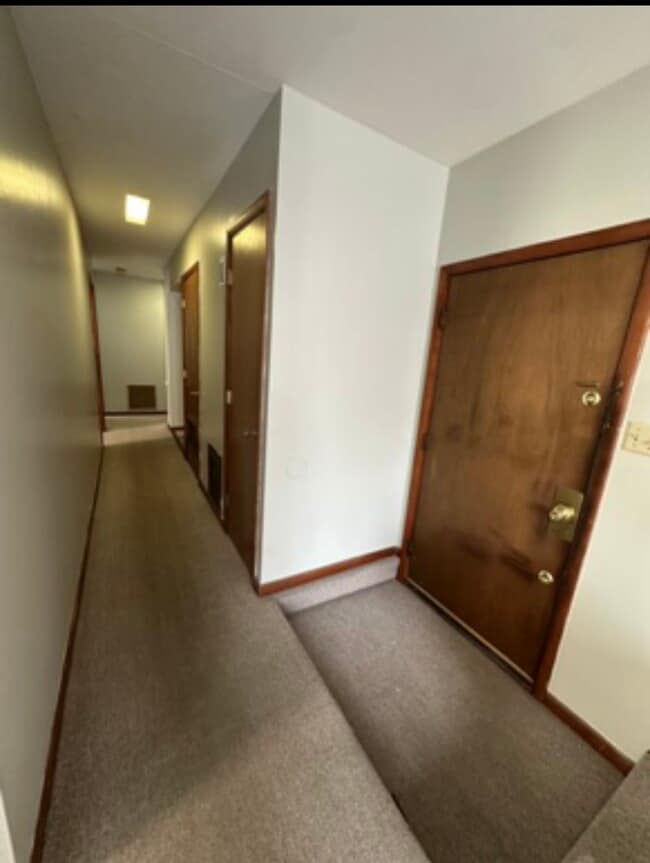 Photo - 7.5 S Limestone