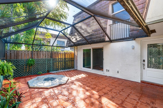 Photo - 7536 Courtyard Run E