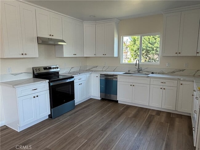 Photo - 3234 Vineland Ave