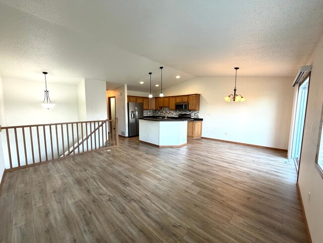 2420 5th St W