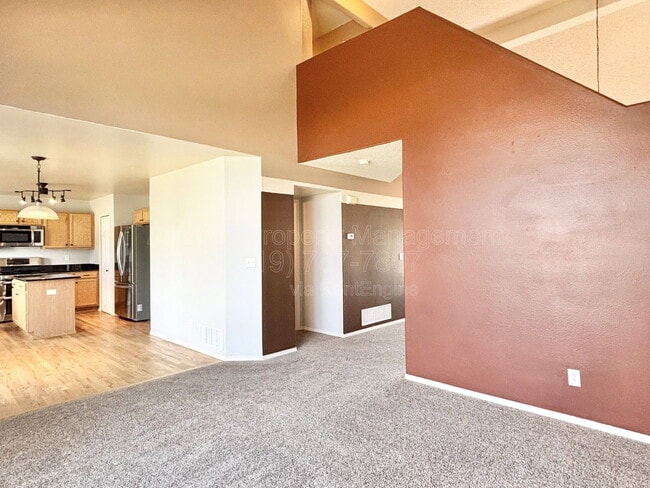 Photo - 212 Oxbow Dr