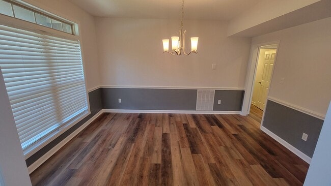 Photo - The 5 Bedroom You've Been Looking For!!