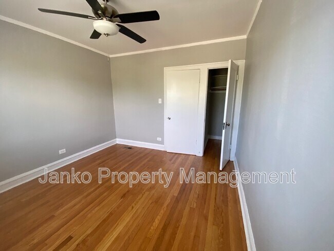 Photo - 1351 W 90th St Unidad 1