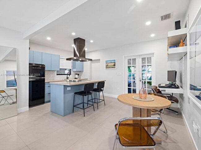 Photo - 1009 NW 11th Ct