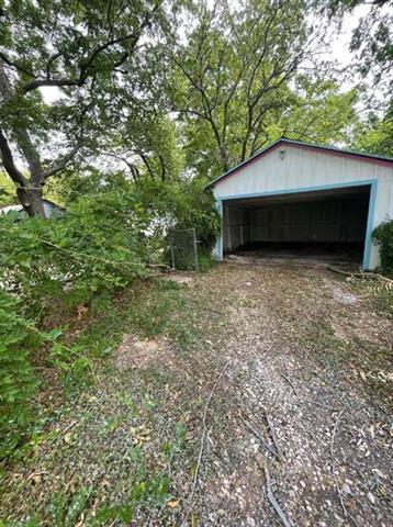 Photo - 700 N Dallas St