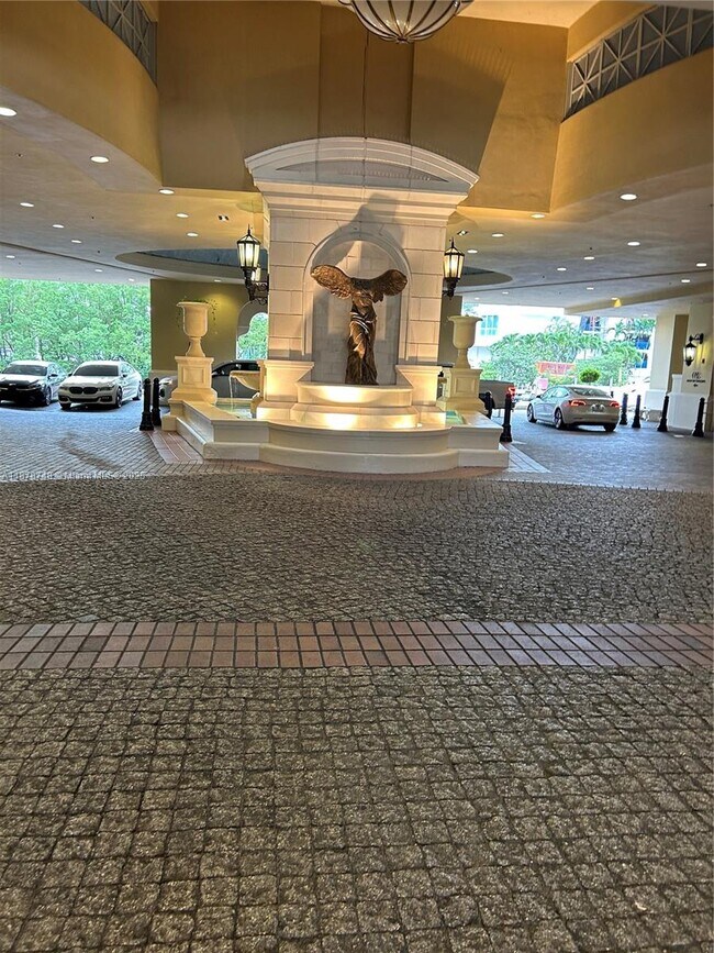 Photo - 150 Sunny Isles Blvd Unidad 1-606