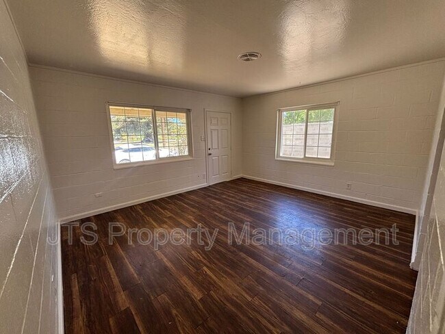 Photo - 5912 21st Ave