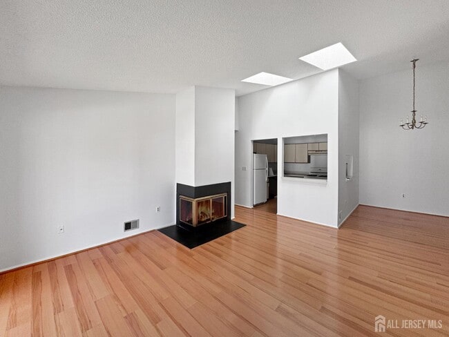 Photo - 481 Danbury Ln