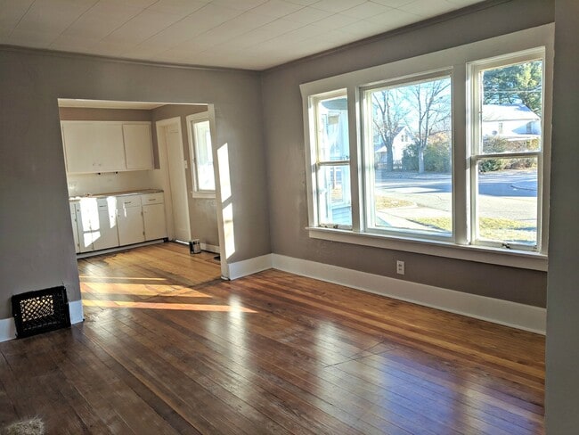 Photo - 1251 Kenneth St