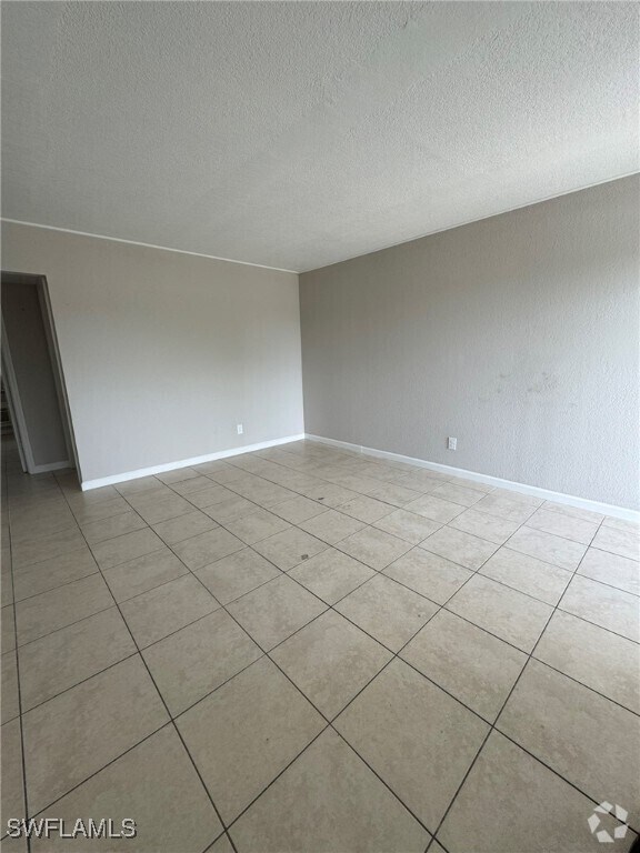 Building Photo - 2452 Stella St Unit 206 Rental