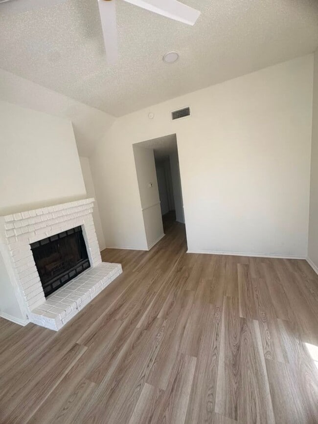 Photo - 1715 Windmill Ln