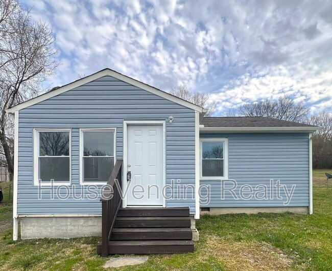 Building Photo - 318 Main Rd