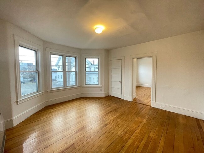 Building Photo - 459 Beech St Unit 2