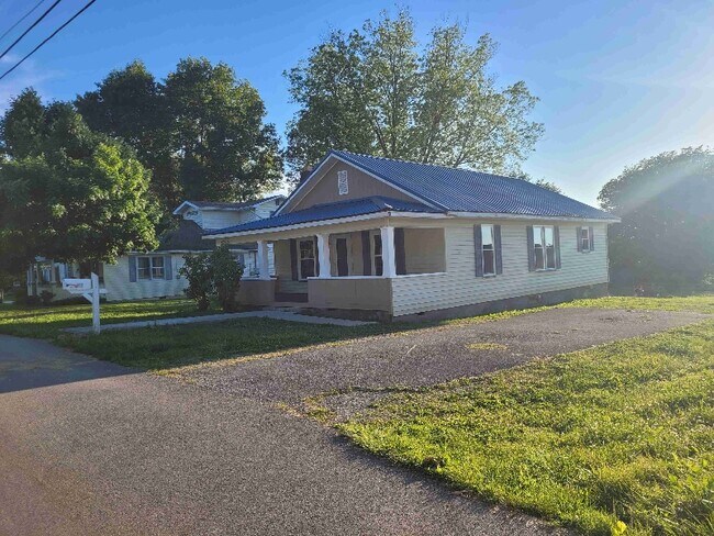 Photo - 707 Hall St House