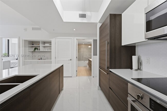 301 Altara Ave Unit 520