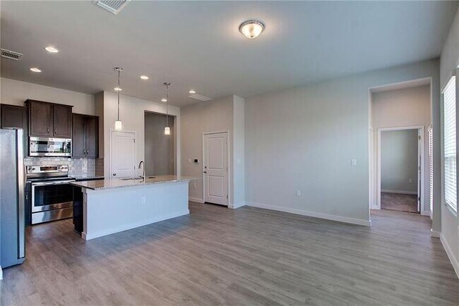 Photo - 15009 Ryman Rd